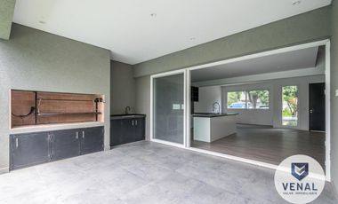 Casa Venta 4 amb 3 dorm a estrenar pileta y Gas en complejo cerrado Villa Elvira, Gral. Pacheco