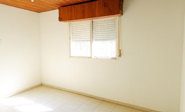 VENTA Casa APTO CREDITO Ideal 2 familias 6 Ambientes Cochera Patio. Ezpeleta