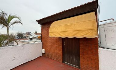 Casa cuatro ambientes jardin cochera terraza en venta en Wilde