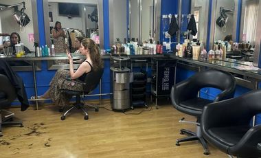 ARRIENDO CASA PARA PELUQUERIA  Y VENTA DE LLAVES