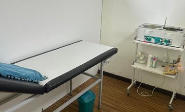 ARRIENDO CASA PARA PELUQUERIA  Y VENTA DE LLAVES