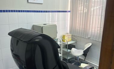 ARRIENDO CASA PARA PELUQUERIA  Y VENTA DE LLAVES