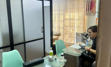 ARRIENDO CASA PARA PELUQUERIA  Y VENTA DE LLAVES