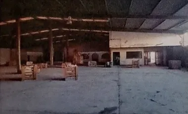 Bodega Industrial con Oficinas única en el Blvd. Mieleras.