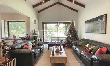 Casa en Arriendo en av. chicureo