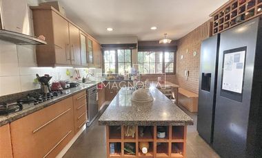 Casa en Arriendo en av. chicureo