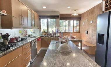 Casa en Arriendo en av. chicureo