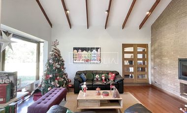 Casa en Arriendo en av. chicureo