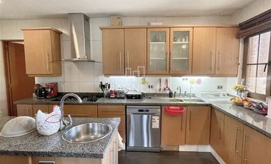 Casa en Arriendo en av. chicureo