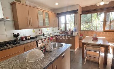 Casa en Arriendo en av. chicureo