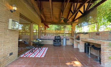 Casa en Arriendo en av. chicureo