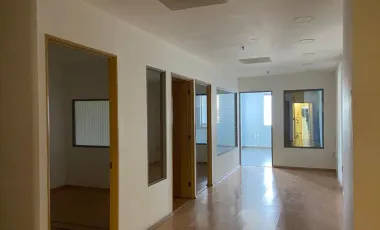 Oficina en renta en Bosques de las Palmas, Huixquilucan, México