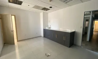 Oficina en renta en Bosques de las Palmas, Huixquilucan, México