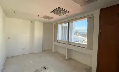 Oficina en renta en Bosques de las Palmas, Huixquilucan, México