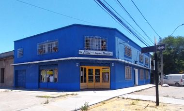 En esquina Comercial Industrial Oficinas Venta Quinta Normal