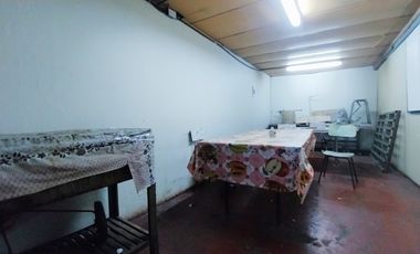 En esquina Comercial Industrial Oficinas Venta Quinta Normal