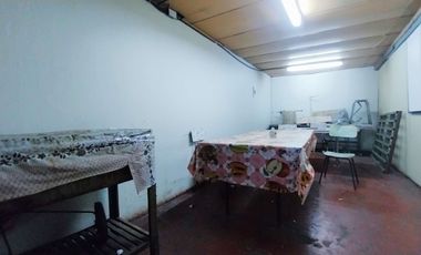 En esquina Comercial Industrial Oficinas Venta Quinta Normal