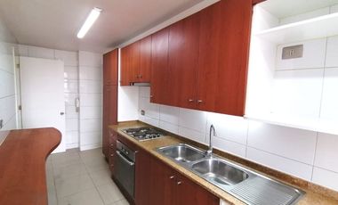 VENTA DEPARTAMENTO CON VISTA AL MAR EN BARRIO CON EXCELENTE CONECTIVIDAD , VALPARAÍSO