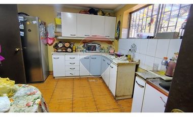 ¡Terreno Ideal en Renca, 2154 m², 10 Hab, 5 Baños!