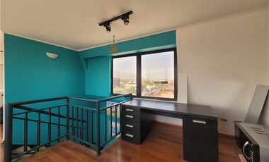 SE VENDE AMPLIA  Y LUMINOSA OFICINA