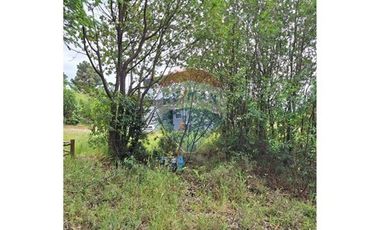 VENTA DE PARCELA CON 3 CASAS La Vara