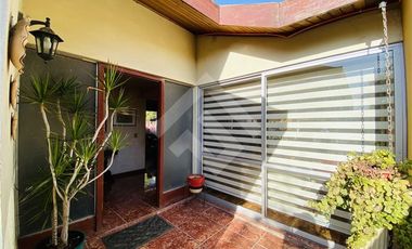 Casa en Venta en El Quilo/ Hostos