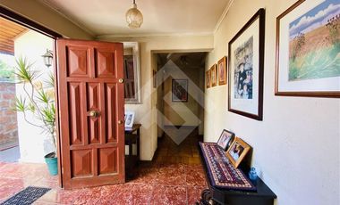 Casa en Venta en El Quilo/ Hostos