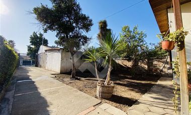 Casa en Venta en El Quilo/ Hostos