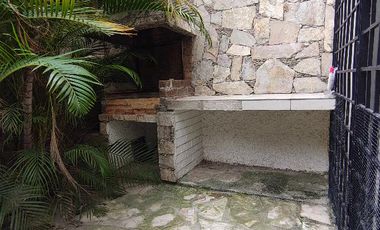 Casa tipo Town House ubicada en calle Puerto La Paz No. 4127, Colonia Torre Brisas, Monterrey, Nuevo León.