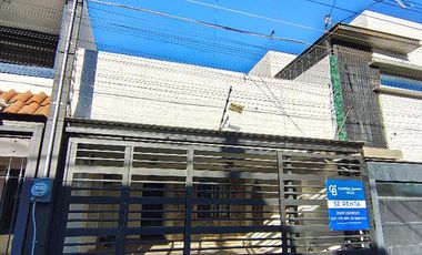 Casa tipo Town House ubicada en calle Puerto La Paz No. 4127, Colonia Torre Brisas, Monterrey, Nuevo León.