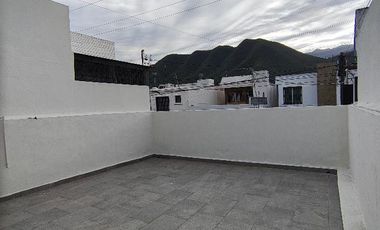 Casa tipo Town House ubicada en calle Puerto La Paz No. 4127, Colonia Torre Brisas, Monterrey, Nuevo León.