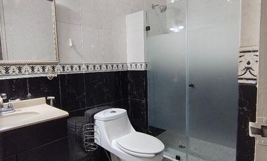 Casa tipo Town House ubicada en calle Puerto La Paz No. 4127, Colonia Torre Brisas, Monterrey, Nuevo León.