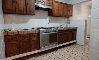 Casa tipo Town House ubicada en calle Puerto La Paz Col. Torrebrisas