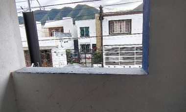 Casa tipo Town House ubicada en calle Puerto La Paz Col. Torrebrisas