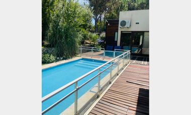 Casa  en Venta Mar de las Pampas / Villa Gesell (A108 8268)