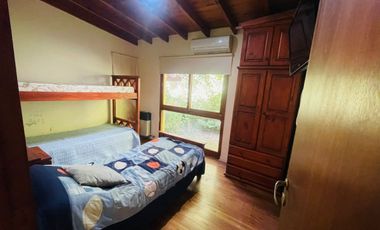 Casa  en Venta Mar de las Pampas / Villa Gesell (A108 8268)