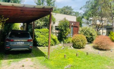 Casa  en Venta Mar de las Pampas / Villa Gesell (A108 8268)