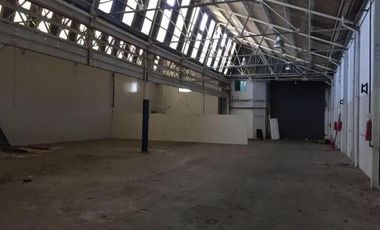 Galpón - Depósito de 1000 m2. en Barracas - ALQUILER Y VENTA