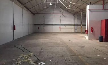 Galpón - Depósito de 1000 m2. en Barracas - ALQUILER Y VENTA