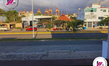 CASA CON ALBERCA A ORILLA DE PLAYA EN LAS BRISAS