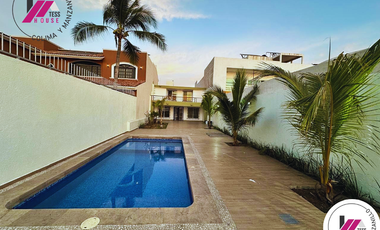 CASA CON ALBERCA A ORILLA DE PLAYA EN LAS BRISAS