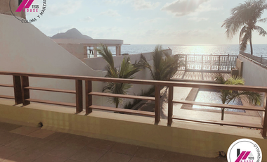 CASA CON ALBERCA A ORILLA DE PLAYA EN LAS BRISAS