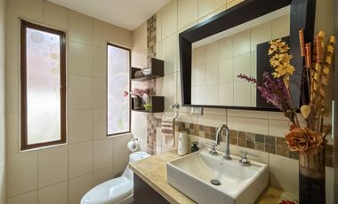 Casa independiente con amplio terreno en San Joaquín | 3 dormitorios, jardines y BBQ