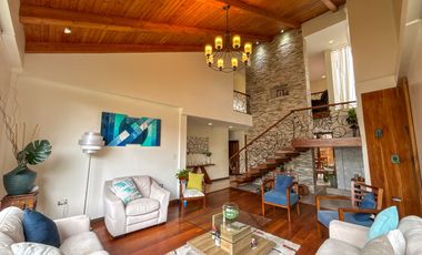 Casa independiente con amplio terreno en San Joaquín | 3 dormitorios, jardines y BBQ