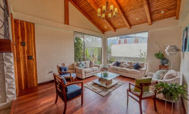 Casa independiente con amplio terreno en San Joaquín | 3 dormitorios, jardines y BBQ