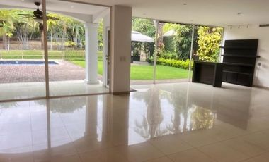 Espectacular casa en renta en exclusiva Urbanización