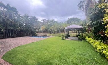 Espectacular casa en renta en exclusiva Urbanización