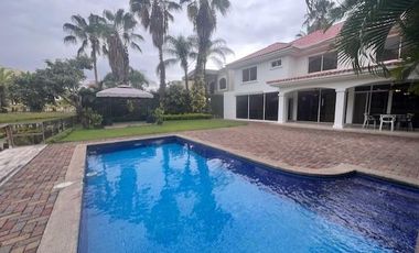 Espectacular casa en renta en exclusiva Urbanización