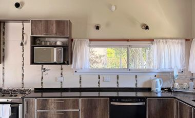 CASA 4 AMBIENTES EN ALQUILER, BARRIO LA CODORNIZ, LOS CARDALES