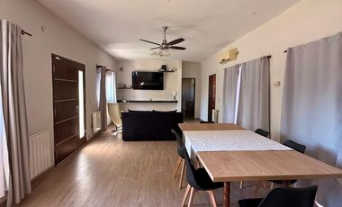 CASA 4 AMBIENTES EN ALQUILER, BARRIO LA CODORNIZ, LOS CARDALES